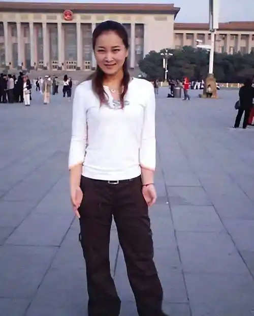 贾玲狂减100斤:爱情初露曙光,白发父亲痛哭流涕_相声_演出_姐姐