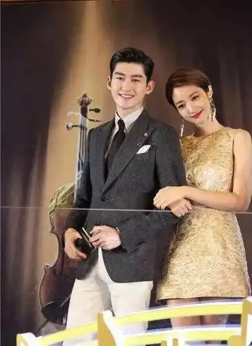 娜扎虽不讨喜 但真的心疼张翰 首次遭封杀