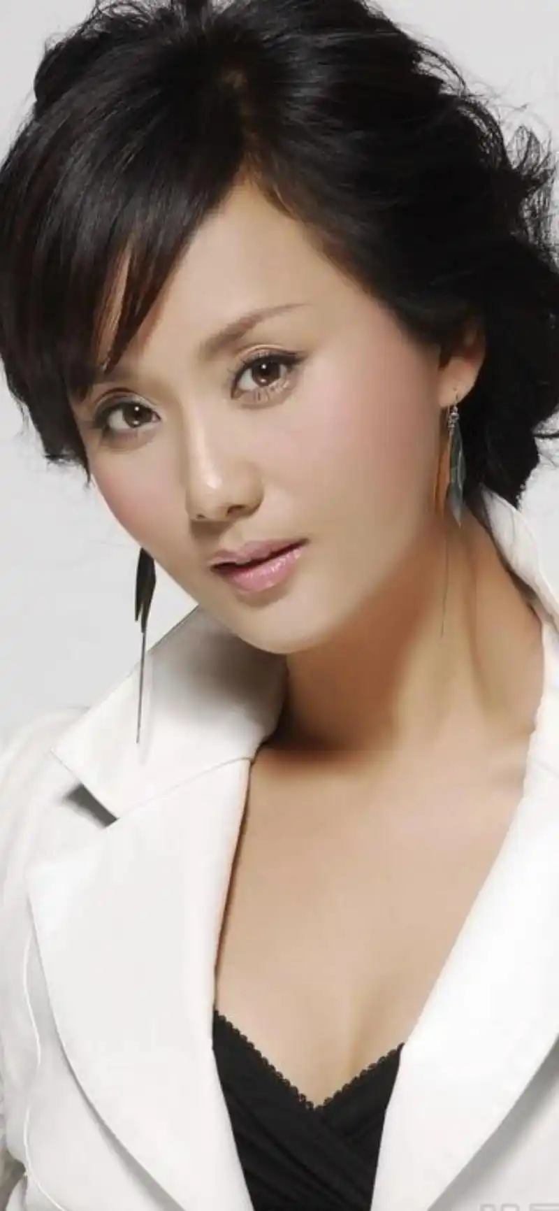 李颖,1966年4月15日出生于上海市,中国内地女演员 #图 - 抖音