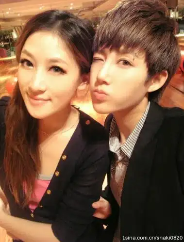 林弯弯的发型图