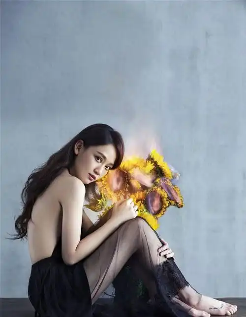 陈乔恩半裸的诱惑 变身性感小野猫_聚光灯_人物