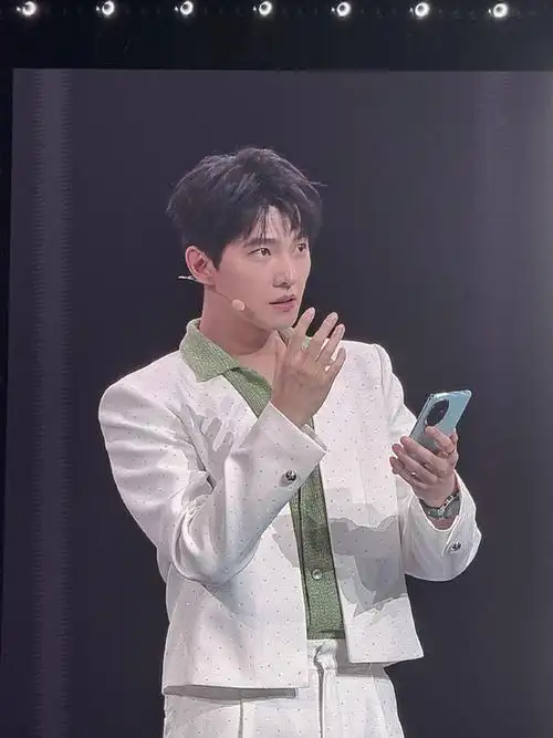 杨洋急出表情包##我玩游戏状态belike杨洋