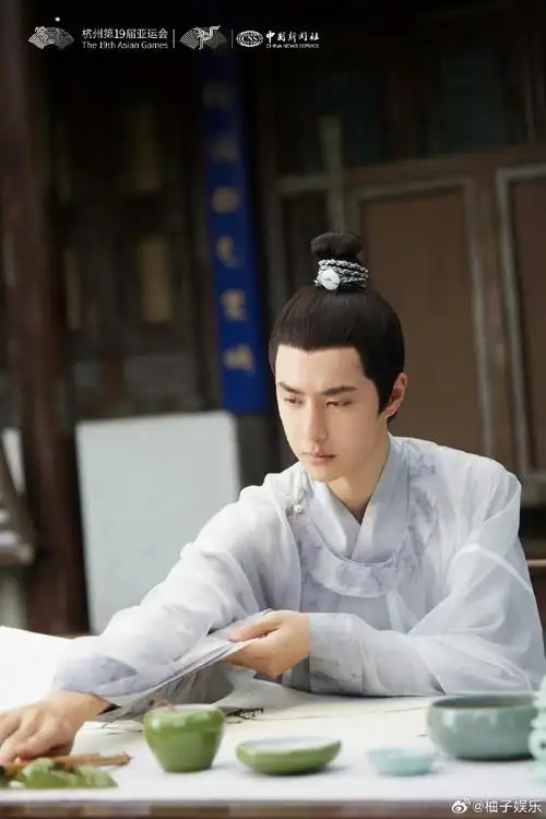 篇剧照#王一博亚运会宋韵篇剧照,这么帅你不要命啦,想看耶啵演古装了