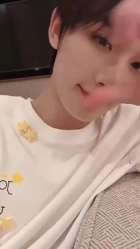 时代少年团丁程鑫超话|女友视角啵啵叽1755的微博视频