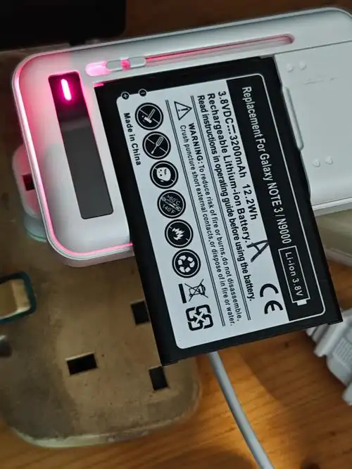 老款万能充电器通用型多功能 三星老人机老式手机ccd相机电池冲电器