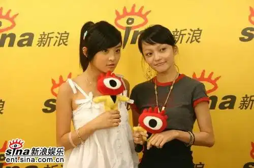 图文:张韶涵张含韵新浪合影