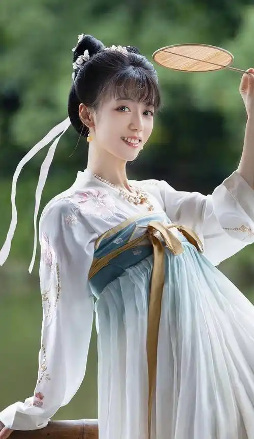 顶级颜值的古风女歌手,唱歌超好听,你认识几位?_代表作_少司命_感觉