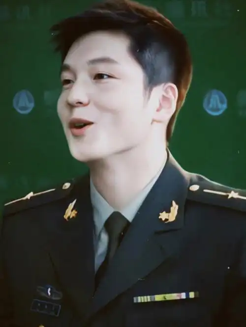 樊振东  #小胖樊振东  #国乒  #军装