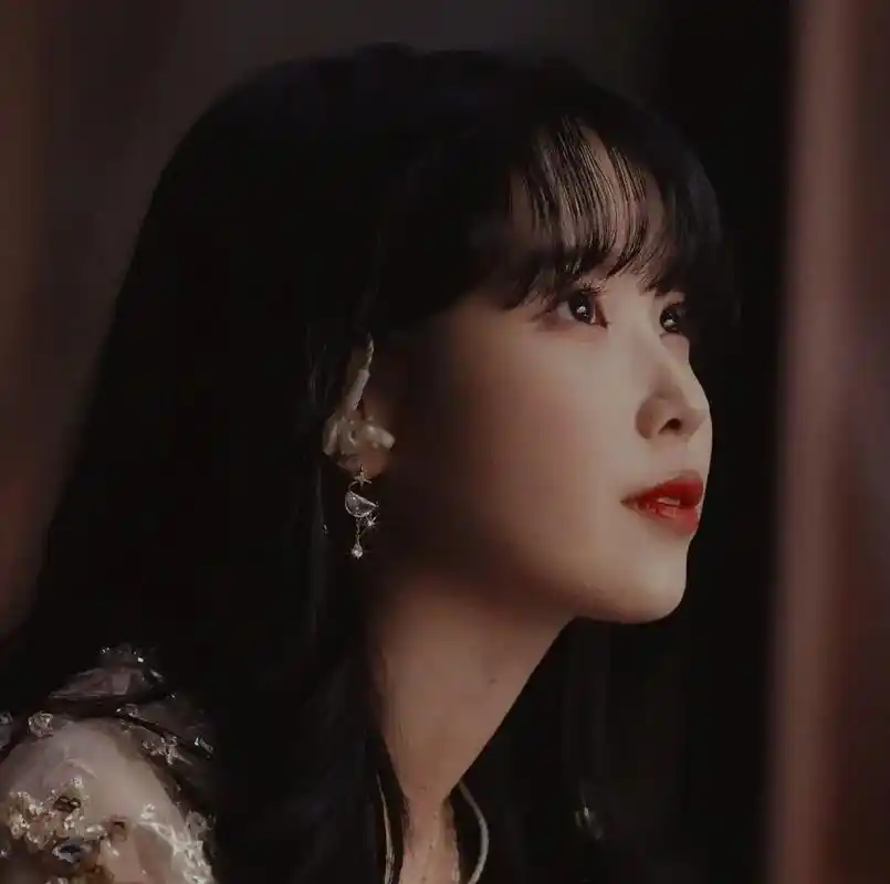 uaena的celebrity是iu#iu李知恩 #iu # - 抖音