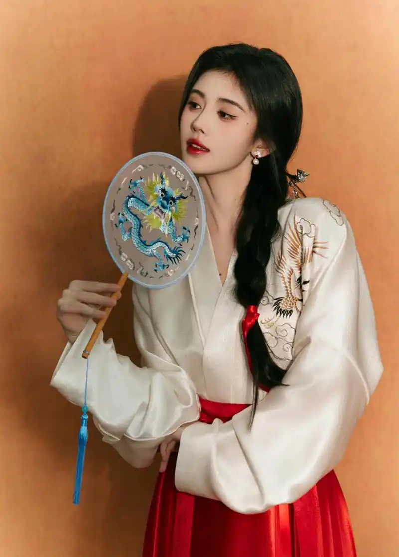 鞠婧祎,仙气马面裙造型