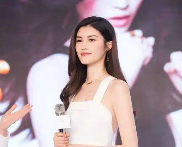 何穗_衣服_身材