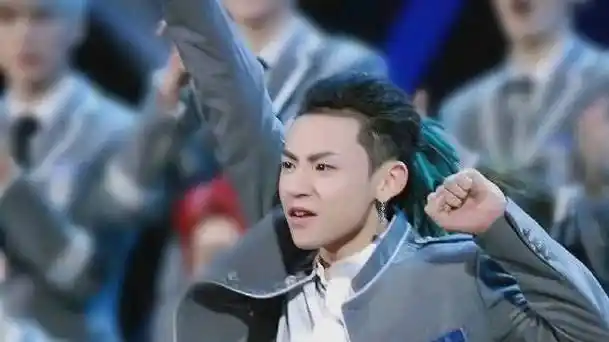 小鬼王琳凯出道六周年快乐