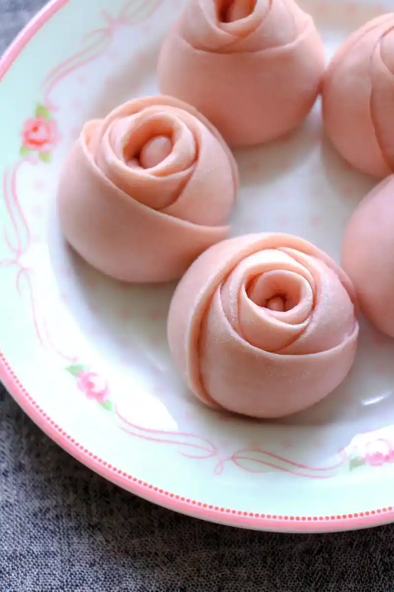 花样馒头的做法-紫薯玫瑰花馒头.这款小馒头操作比较简单 食材 - 抖音