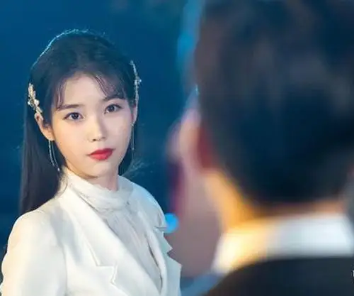 崔雪莉德鲁纳酒店曾经的她是那么的完美