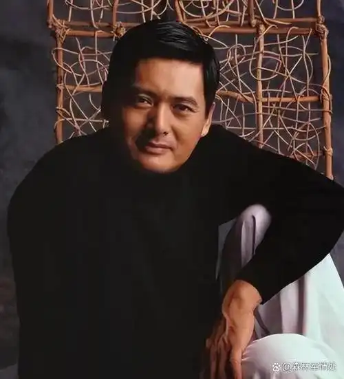 向华强说对了!不演戏就"消失"的周润发,已走上另一条大道