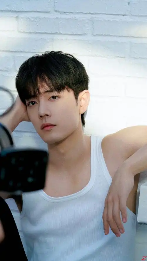 肖战顺毛白背心