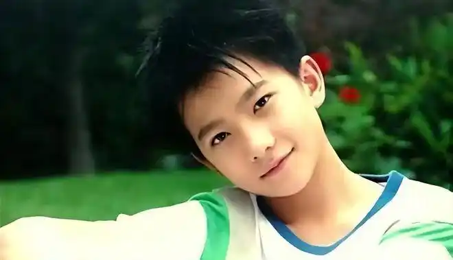 杨洋:从舞蹈高材生到偶像男主天花板,成名路上远比你想象得要难