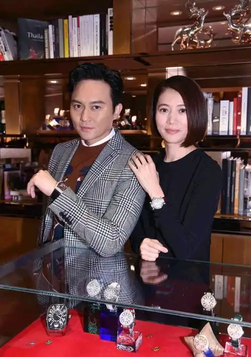 袁咏仪晒出老公张智霖送的圣诞礼物,网友:有钱人就是豪气!