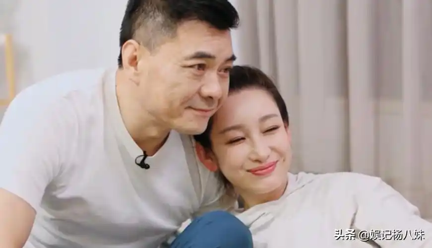 秦海璐第一任丈夫是谁(秦海璐坎坷情史与首任丈夫介绍)