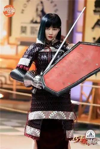 18位女明星的戎装真飒,来淘宝造物节体验同款猛妹装