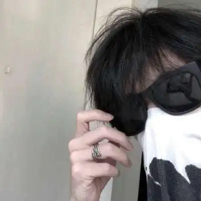 qq头像男生帅气超拽帅气男生不露脸头像带文字的个性非主流男生霸气