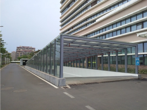 地下室车道进出口钢化玻璃雨棚