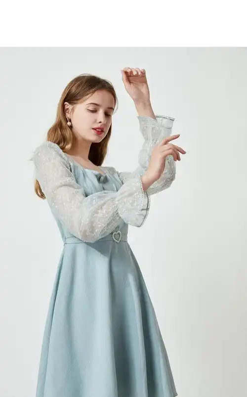 秋水伊人春2021新款女装气质淑女风蕾丝拼接方领中长款长袖连衣裙 灰