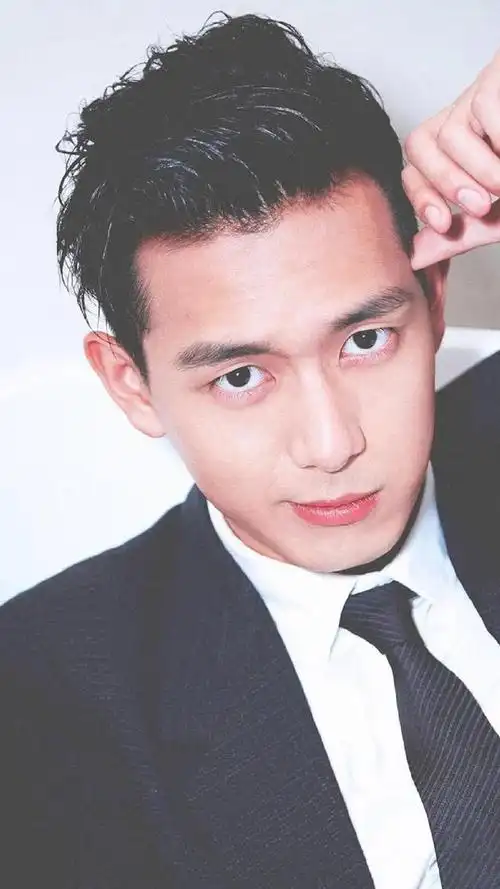 李现帅气撩人写真手机壁纸