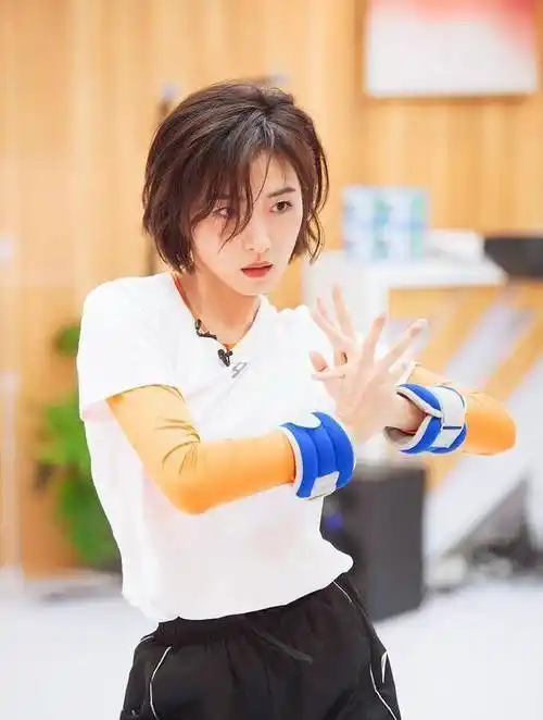 "多功能"万茜:多技傍身的她,太迷人_实力派_姐姐_魅力