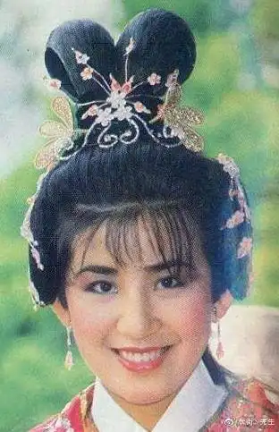 《鹿鼎记》,梁朝伟与刘德华主演,并且还是一部喜剧,但是吴君如在里面