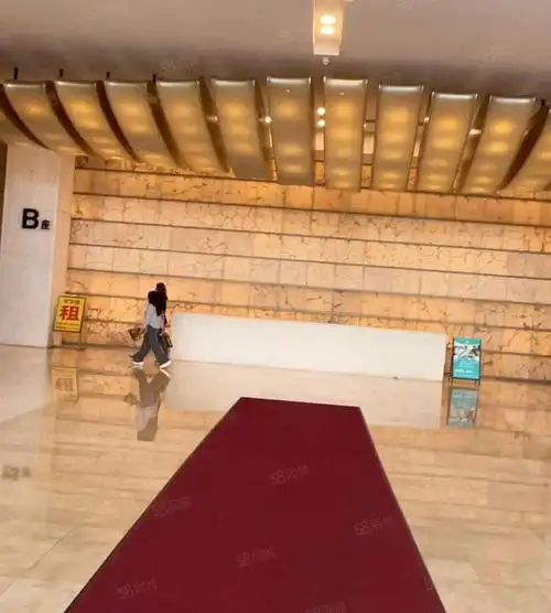 (出租) 华凯广场178平3隔间大厅坐24人豪华装修欢迎咨询