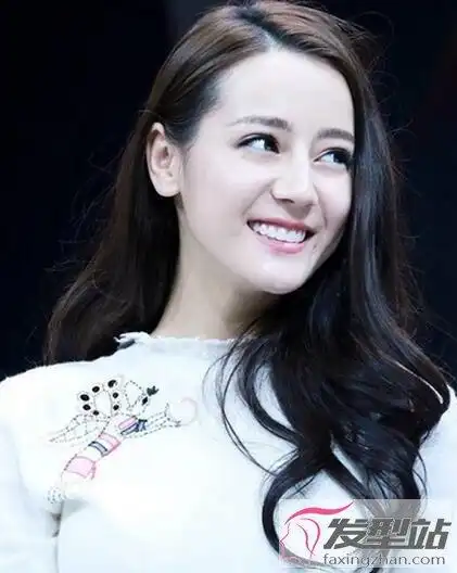 三七分发型女生卷发 遮肉显瘦秒变巴掌脸