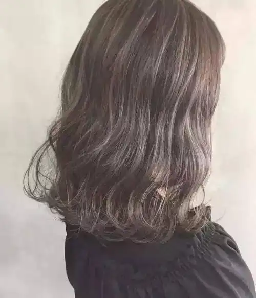 发型欣赏——齐肩短发波纹卷