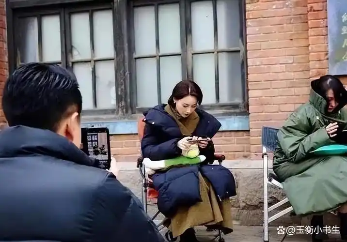 演员休息时都在干嘛?第一张我忍住了,看到杨紫这张真是笑掉了牙