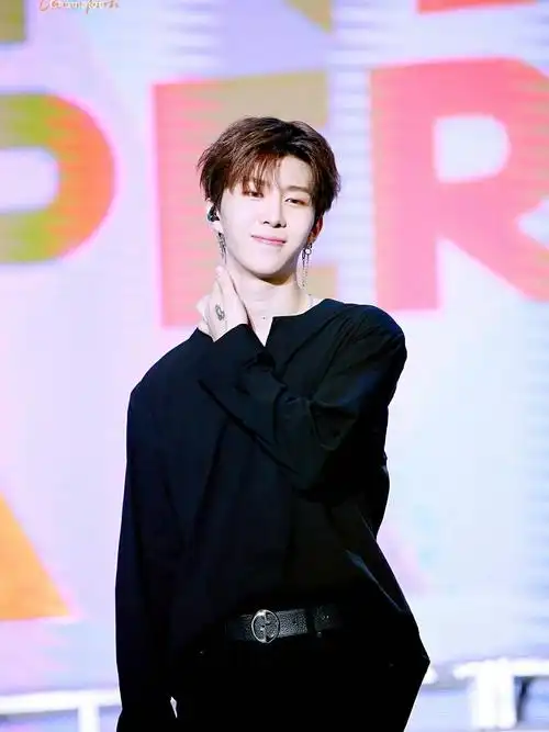 范丞丞 你一笑全世界都被你融化了@范丞丞