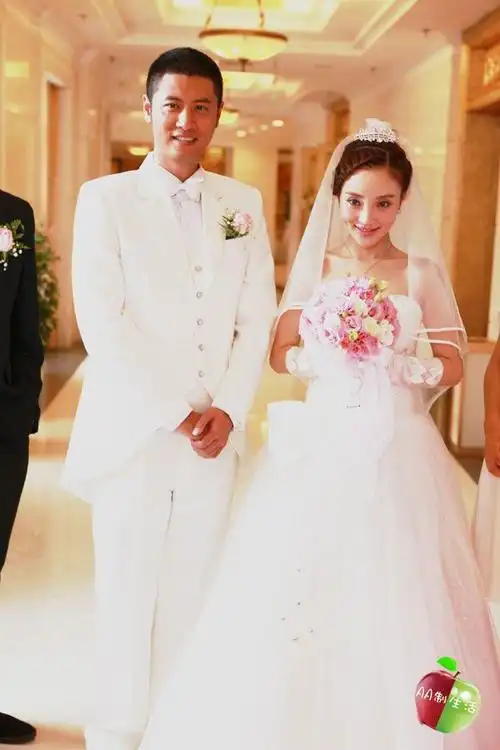 《aa制生活》任重,李小璐婚纱照
