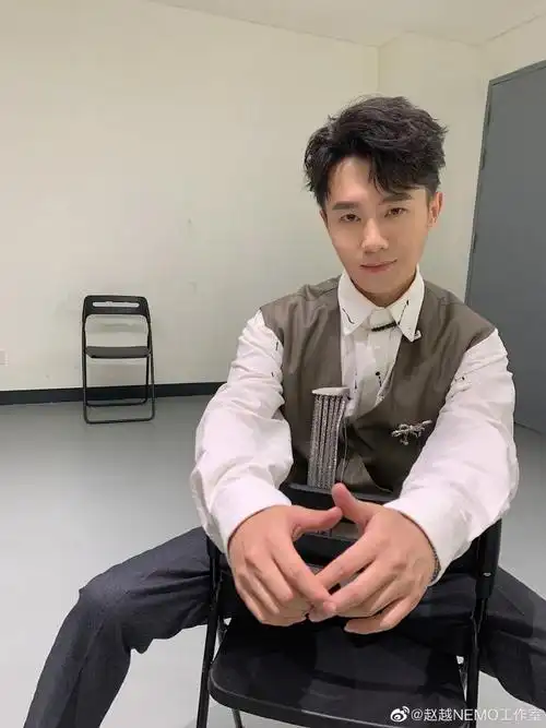 2021奔越计划#赵越nemo超话月色渐盈,邀您共赏2021/05/24南山流行