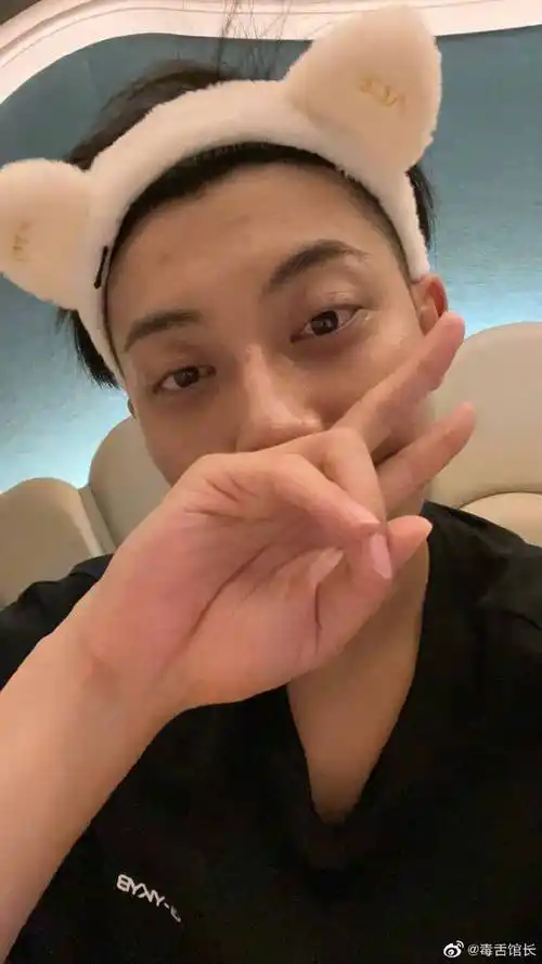 黄子韬近照状态##黄子韬ins晒怼脸自拍