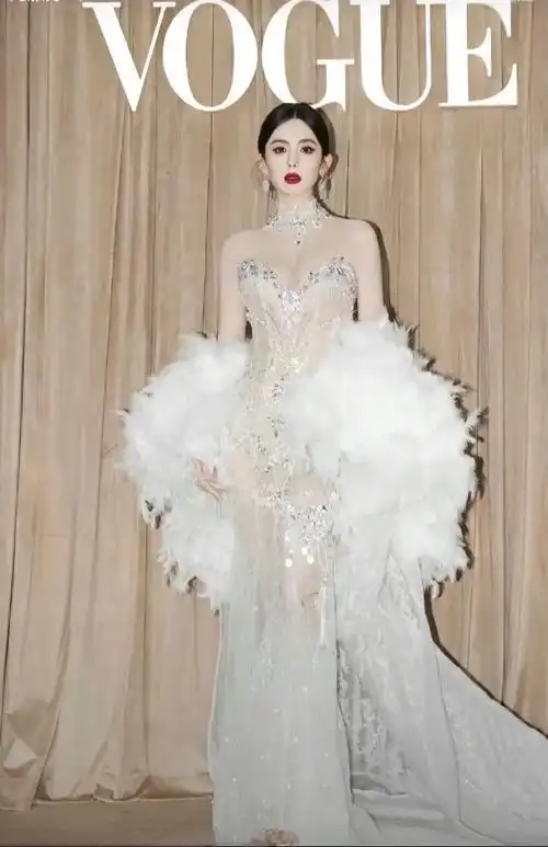 古力娜扎 娜扎身材绝了!透视裙搭配气质拿捏的恰到好处!#古 - 兑趑