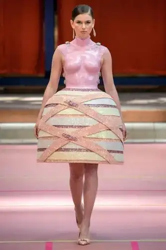 奥地利marina hoermanseder高级艺术时装秀