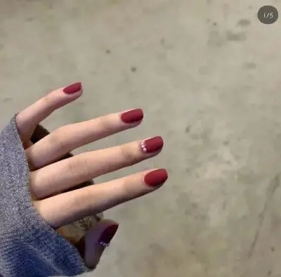 点赞  评论  红色美甲 磨砂 珍珠 0 20 右上角看  发布到  指甲