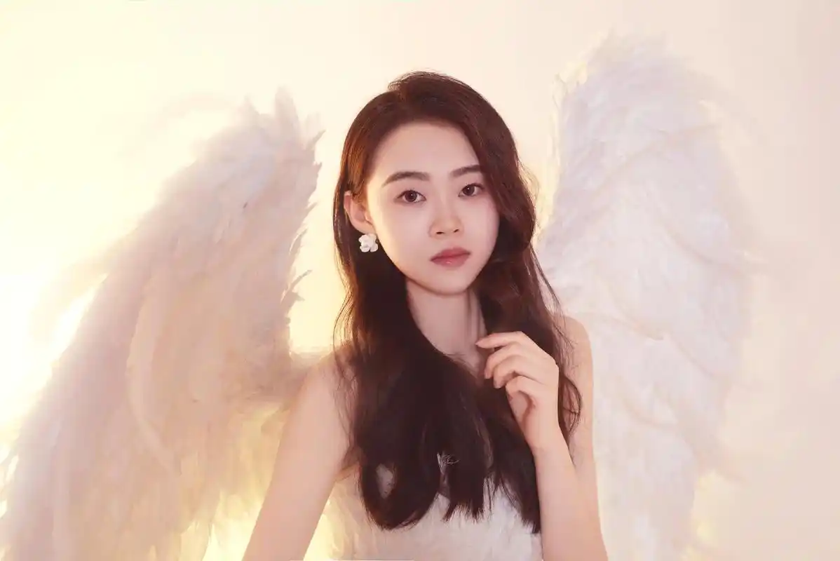 这个夏天 #只有照片能记录这份珍贵 晚风轻踩着云朵 月亮在 - 抖音