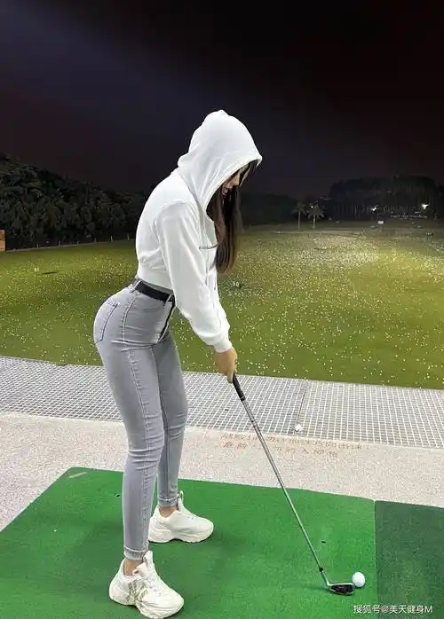 身高一米六三的她,体重常年保持在120斤左右,面对这样体重过百的身材