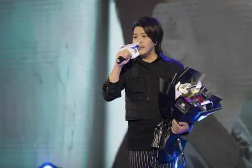 9 阿杜举办"为爱承诺"签约暨新歌首唱会