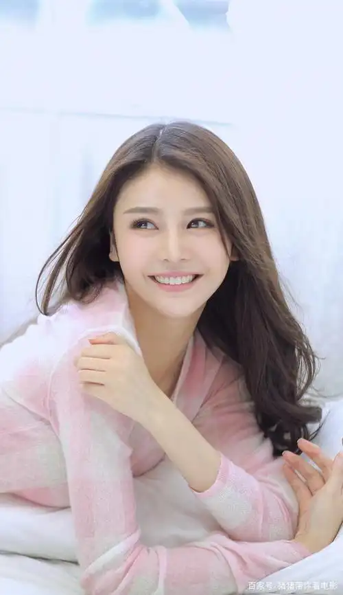 邱意浓:面若桃花,千娇百媚