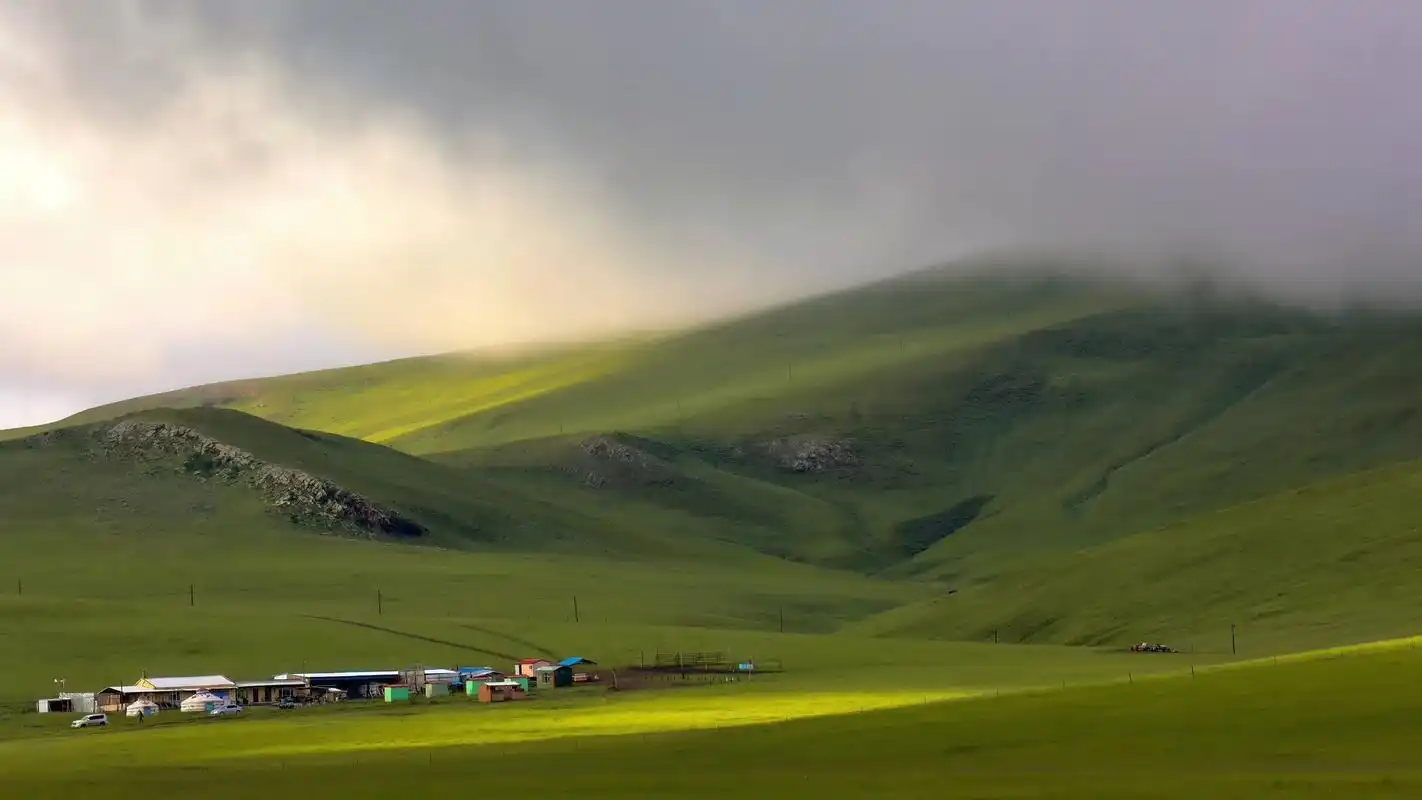 最爱草原,最爱布仁巴雅尔的天边.#草原 #自驾游 #内蒙草原 - 抖音