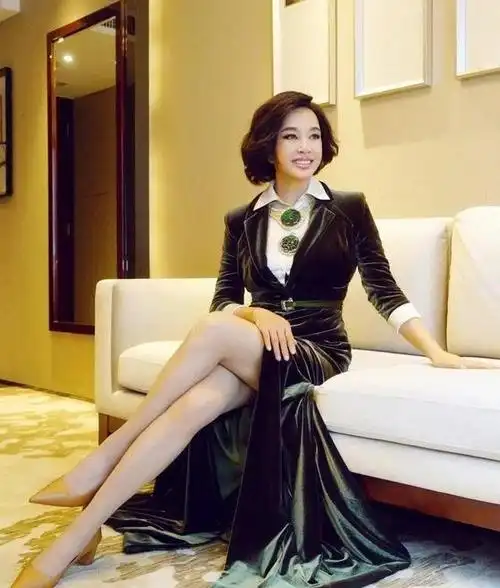 刘晓庆越老越奔放!