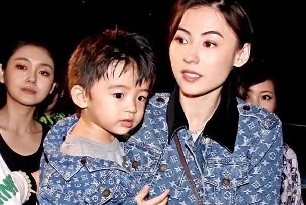 张柏芝带第三胎儿子亲子鉴定,孩子亲生父亲,竟然真与谢霆锋有关!