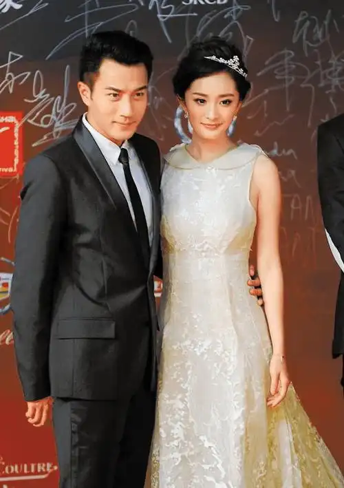 杨幂颁奖典礼和前夫同台,两个字称呼刘恺威,网友:情商真高_工作_明星