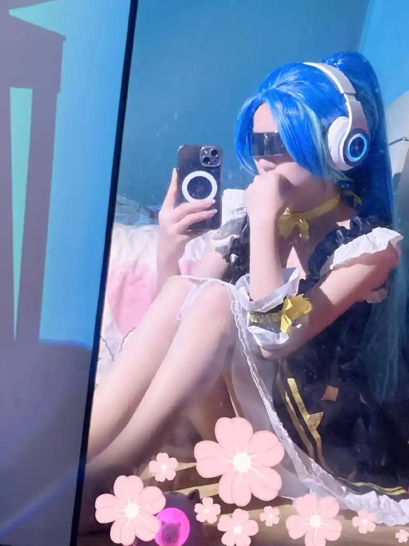 和平精英.#cos #火箭少女101 #浪漫波比 #吃鸡女孩 - 抖音